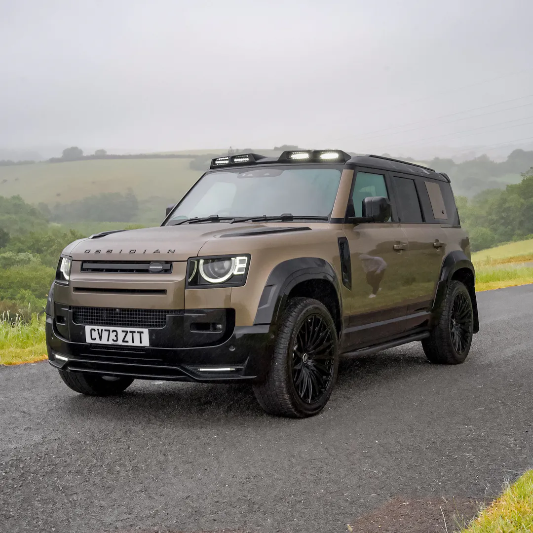 2024 Land Rover Defender 110 Obsidian + £5000