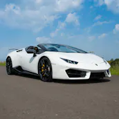 2017 Lamborghini Huracan Spyder + £5000 OR £125,000