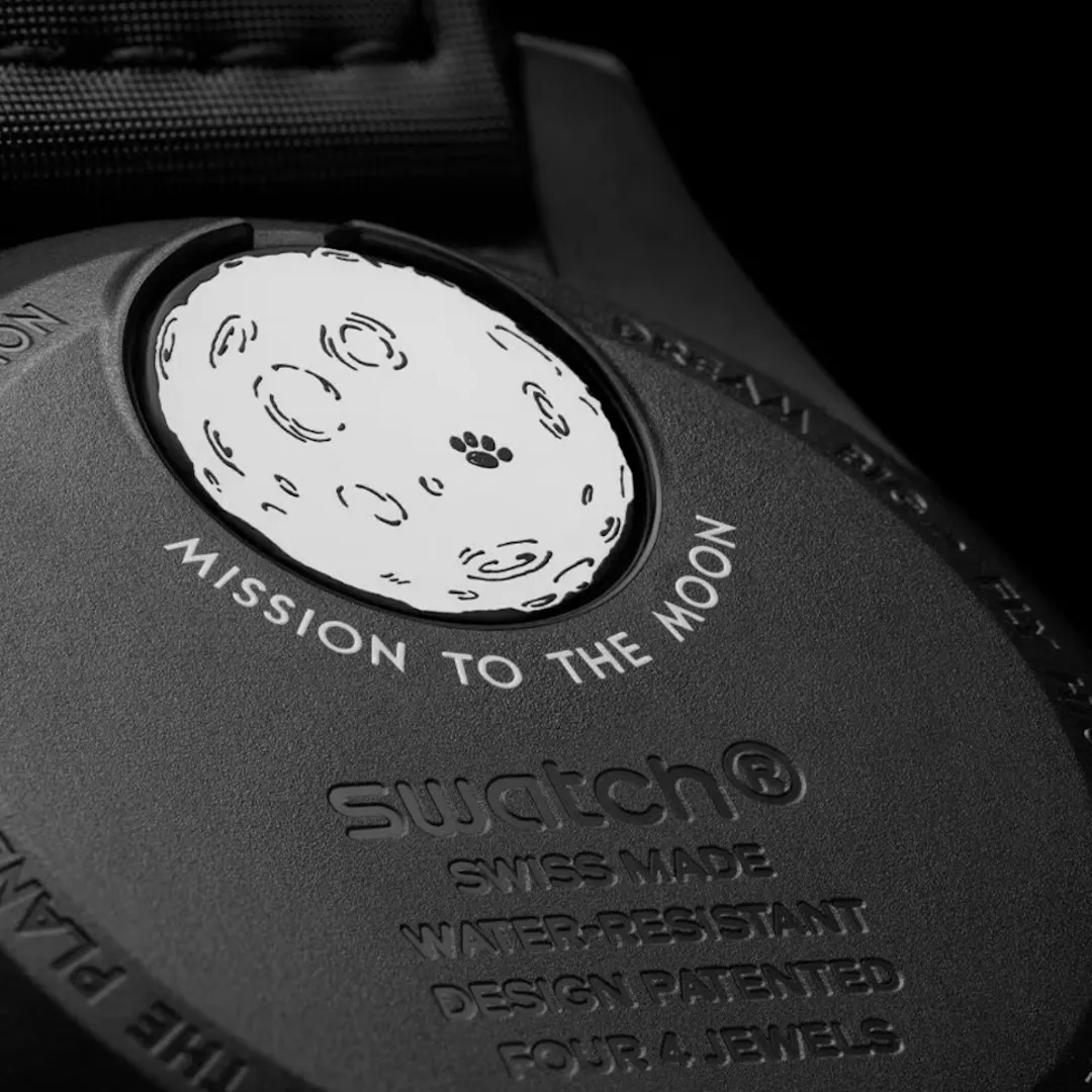 Swatch X OMEGA SNOOPY BLACK MISSION TO THE MOONPHASE