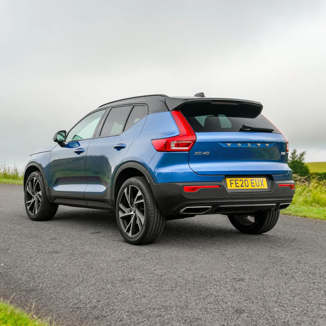 2020 VOLVO XC40 R-DESIGN PRO T4 + £1000