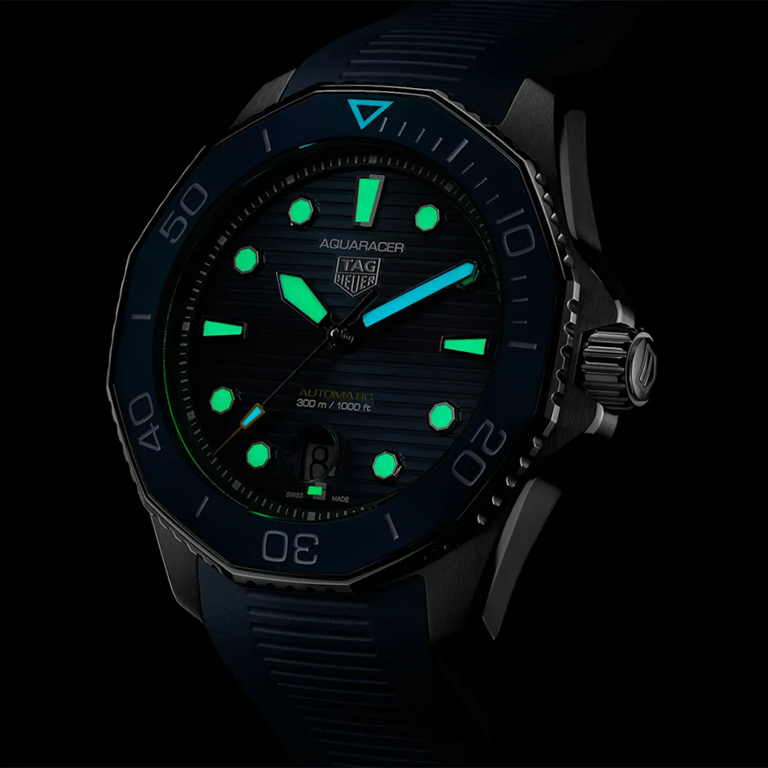 BRAND NEW TAG HEUER AQUARACER PROFESSIONAL DATE 300
