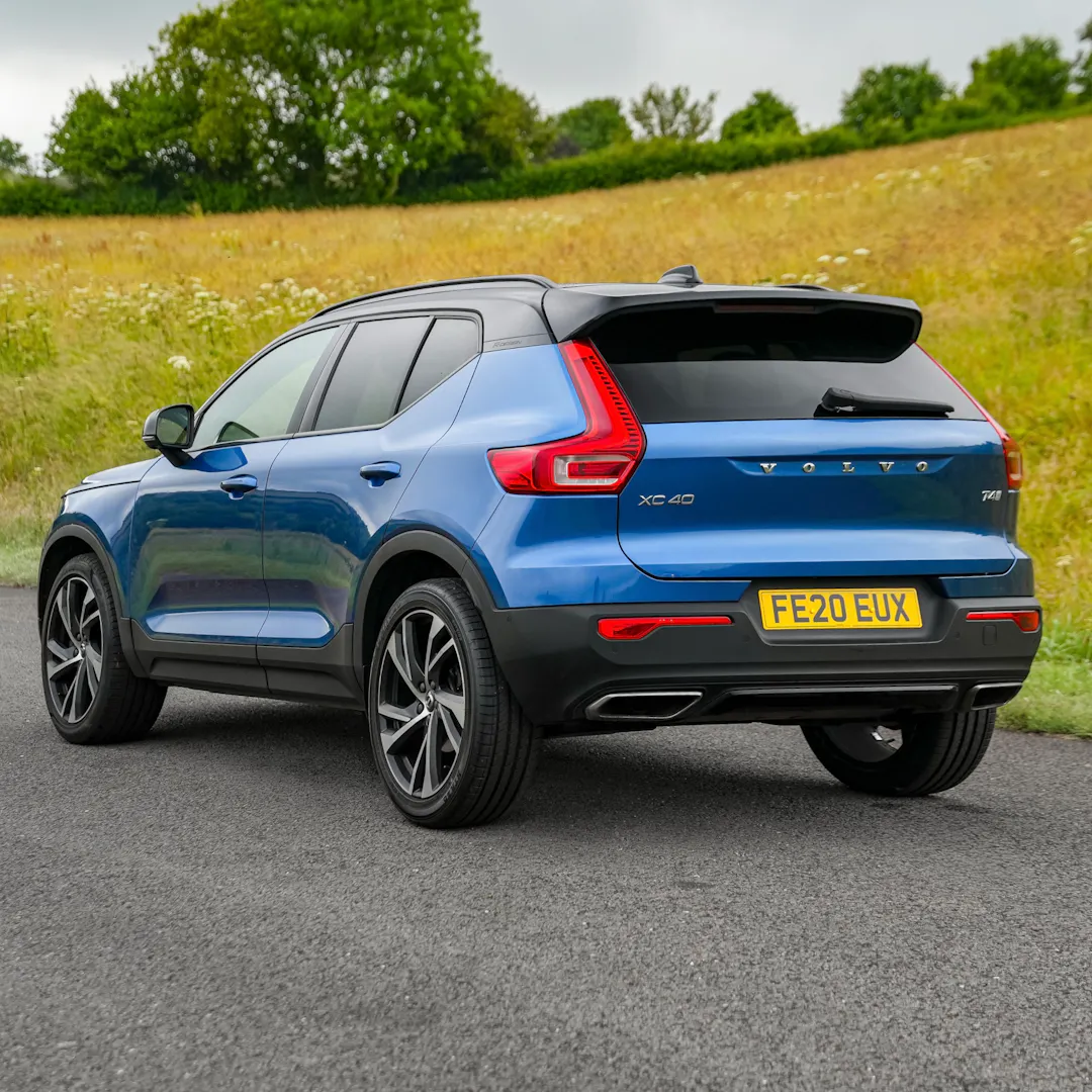 2020 VOLVO XC40 R-DESIGN PRO T4 + £1000