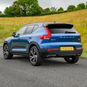 2020 VOLVO XC40 R-DESIGN PRO T4 + £1000