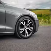 2021 Volvo V60 B4 MHEV R Design Estate + £3000